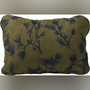Therm-a-rest | NWT Compressible Camping Pillow | Large | Pine